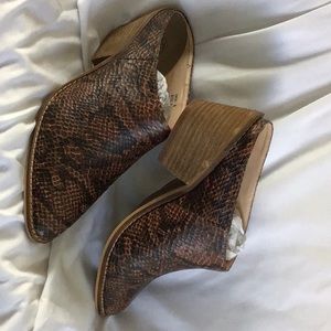 Beautiful Corkys mules.